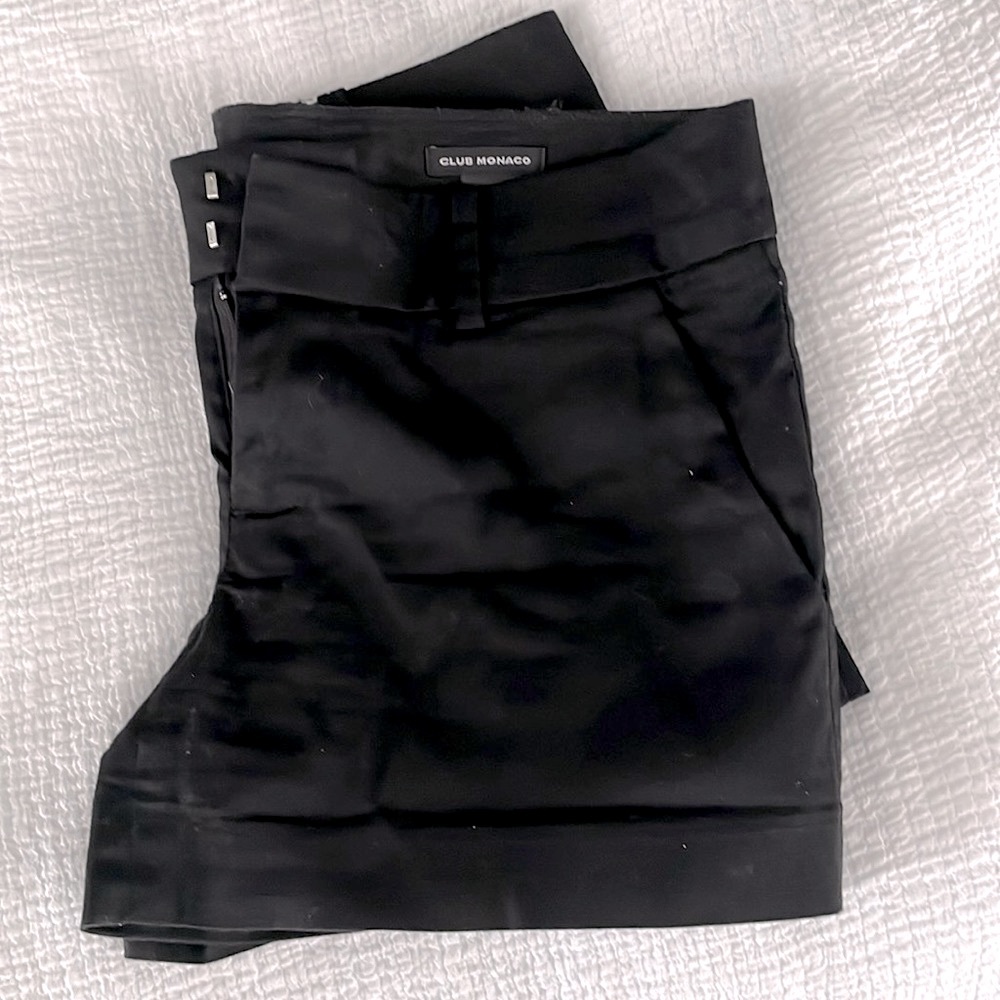 Club Monaco - Black Shorts - Size 0